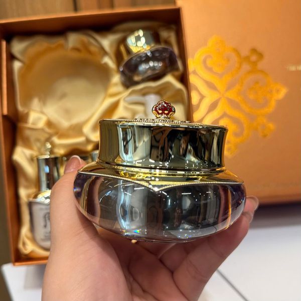Bộ Kem Dưỡng Mắt Tái Sinh Whoo Cheongidan Radiant Regenerating Eye Cream 50ml Special Set