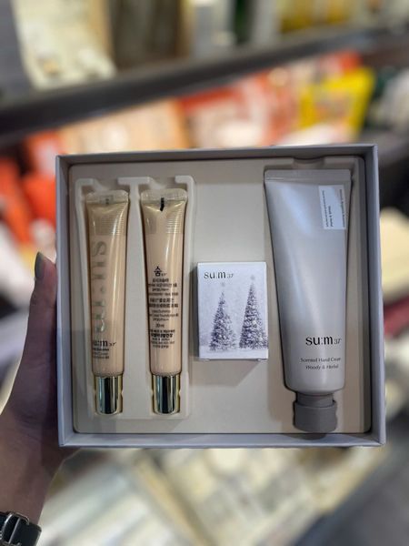 Bộ Kem Nền Trang Điểm tặng Kem Dưỡng Da Tay Sum37 Losecsumma Makeup Set