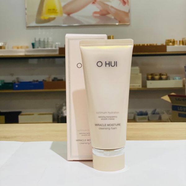 Sữa Rửa Mặt Dưỡng Ẩm Ohui Miracle Moisture Cleansing Foam 200ml