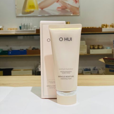 Sữa Rửa Mặt Dưỡng Ẩm Ohui Miracle Moisture Cleansing Foam 200ml