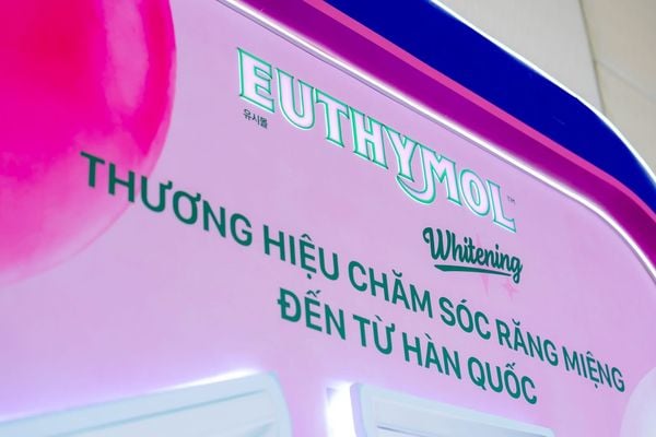 Kem Đánh Răng Làm Trắng Ngăn Ngừa Tình Trạng Ố Vàng Euthymol Whitening