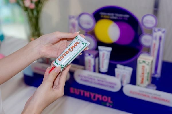 Kem Đánh Răng Chăm Sóc Hơi Thở Có Mùi Không Chứa Fluoride Hương Bạc Hà Euthymol Orginal