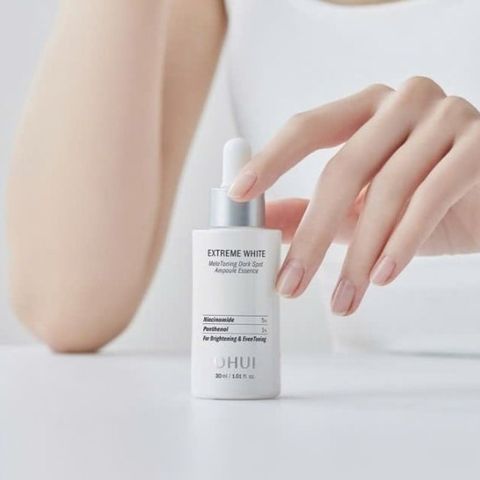 Tinh Chất Mờ Nám Trắng Da OHUI Extreme White Melatoning Dark Spot Ampoule Essence 30ml