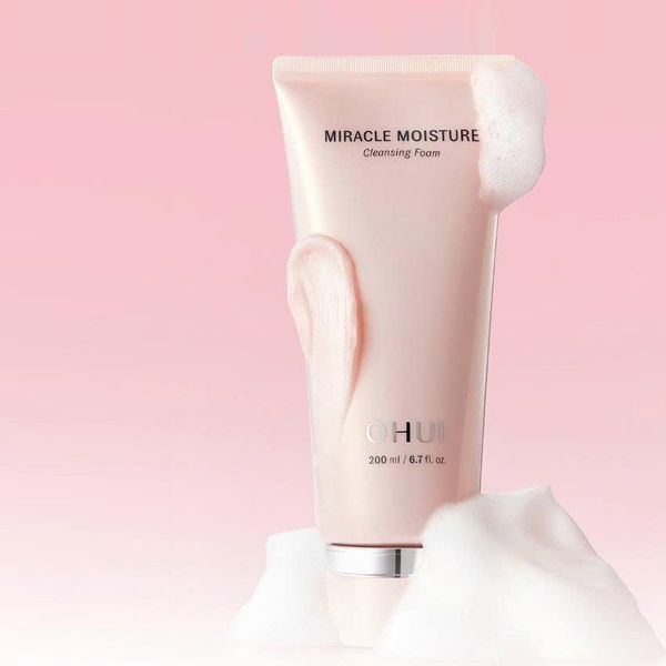 Set Sữa Rửa Mặt Dưỡng Ẩm Ohui Miracle Moisture Cleansing Foam 200ml + 100ml