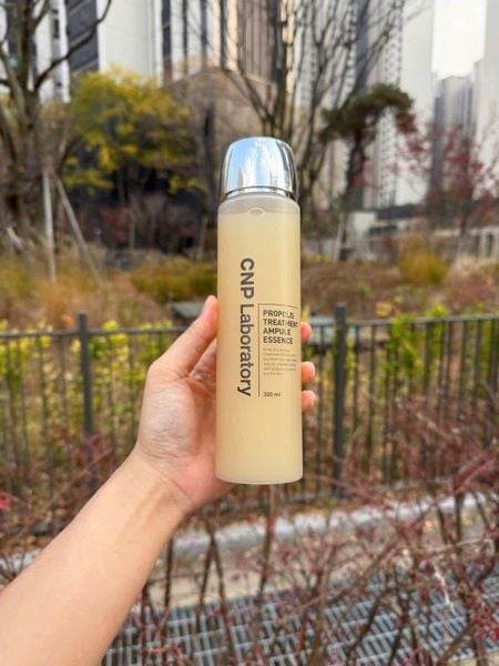 Nước Thần Keo Ong CNP Propolis Treatment Ampoule Essence Upsize 300ml