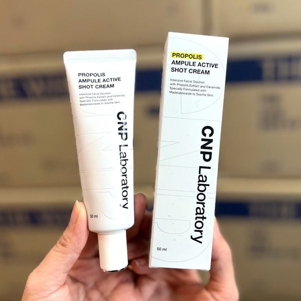 Kem Dưỡng Keo Ong Tái Tạo Phục Hồi Da CNP Laboratory Propolis Ampule Active Shot Cream