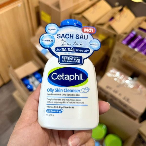 Sữa rửa mặt sạch sâu dịu lành cho da dầu, da hỗn hợp thiên dầu nhạy cảm Cetaphil Oily Skin Cleanser