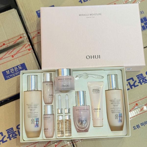 Bộ Dưỡng Da Cấp Ẩm Ohui Miracle Moisture 4PCS Special Set