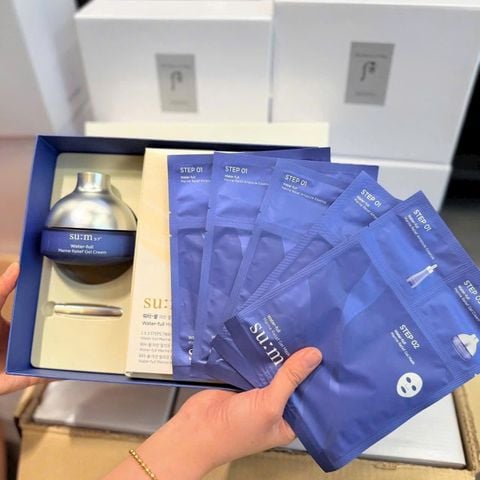 Bộ Kem Dưỡng Cấp Nước Chuyên Sâu Sum37 Water-full Marine Relief Gel Cream Special Set