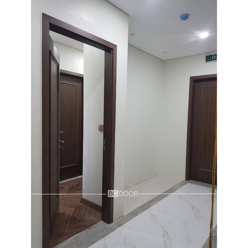 Cửa nhựa Composite phào nổi phủ film K34