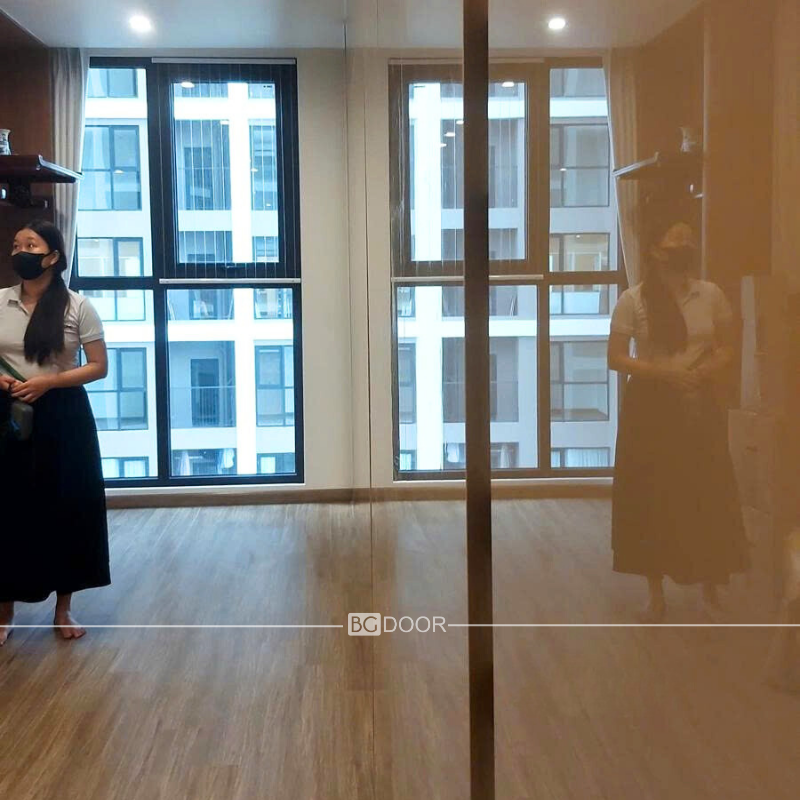 CỬA ÂM VÁCH GIẤU KHUÔN ACRYLIC