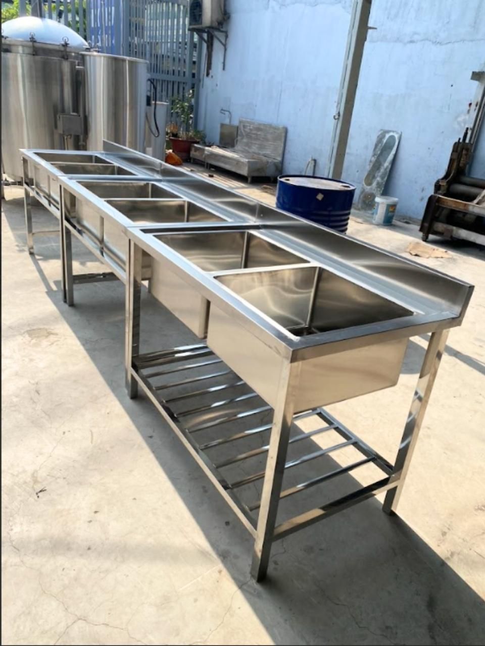  Chậu Rửa Inox Công Nghiệp 2 Hộc Kèm Giá Dưới 