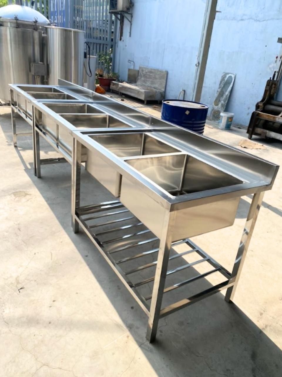  Chậu Rửa Inox Công Nghiệp 2 Hộc Kèm Giá Dưới 