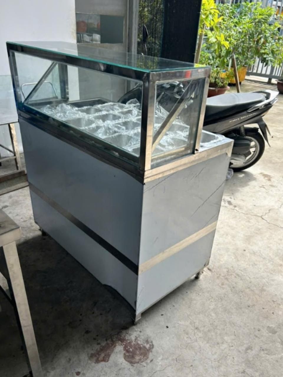  Tủ Giữ Lạnh Topping 17 Khay (15 Khay 1/6 + 2 Khay 1/4) 