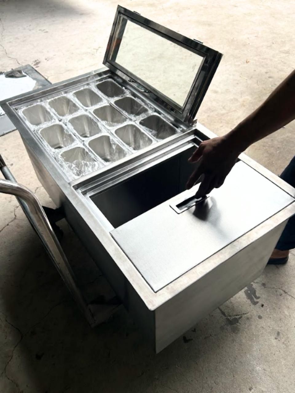  Quầy Giữ Lạnh Topping 12 Khay Kèm Thùng Đá Đặt Âm 