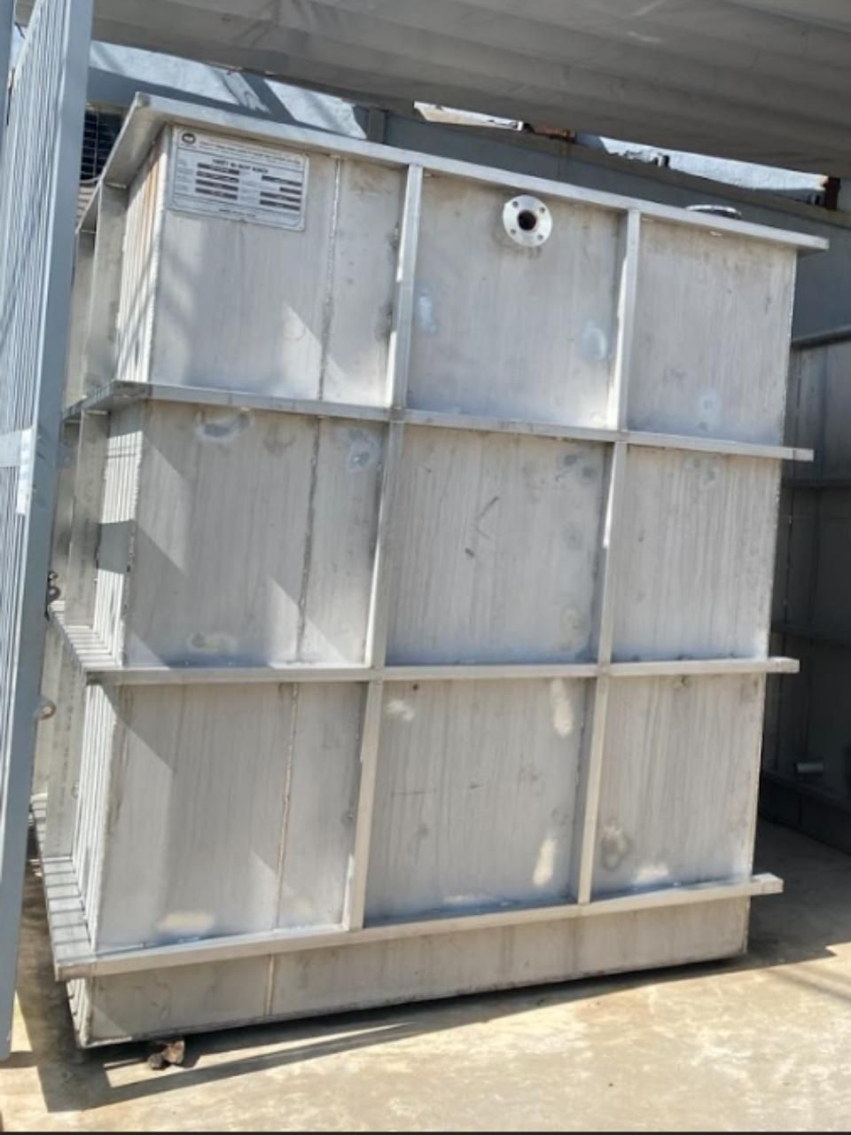  Bồn Lọc và Chứa Nước Công Nghiệp Bằng Inox/Vật Liệu Composite - Giải Pháp Xử Lý Nước Bền Vững 