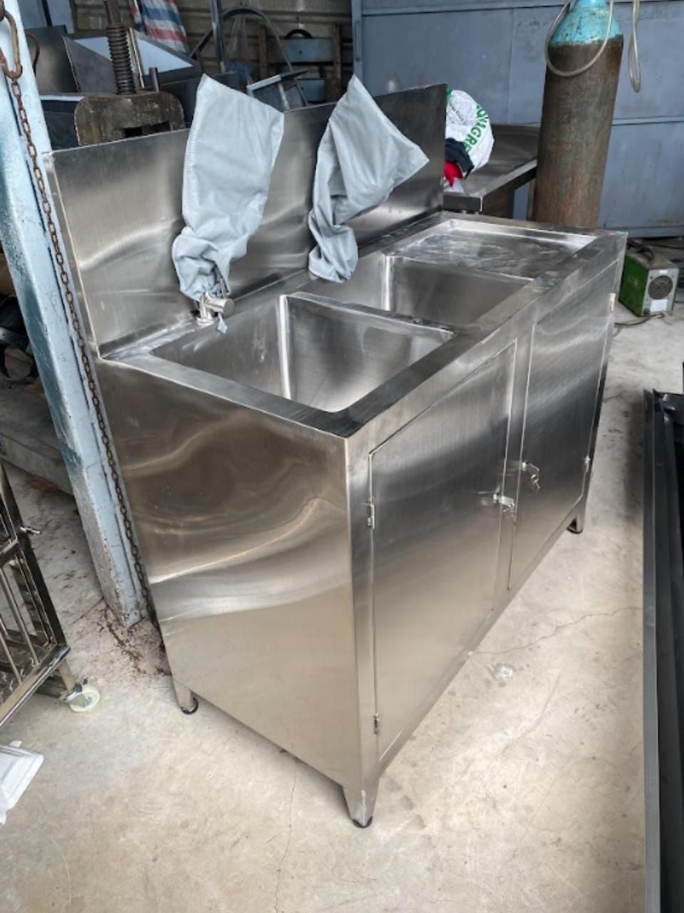  Bồn Rửa Ngâm Dụng Cụ Y Tế 2 Hộc Inox Tích Hợp Gối Nhấn Nước & Chắn Nước | Bàn Thao Tác 