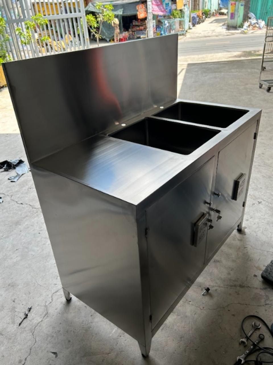  Bồn Rửa Ngâm Dụng Cụ Y Tế 2 Hộc Inox Tích Hợp Gối Nhấn Nước | Bàn Thao Tác 1300 mm 