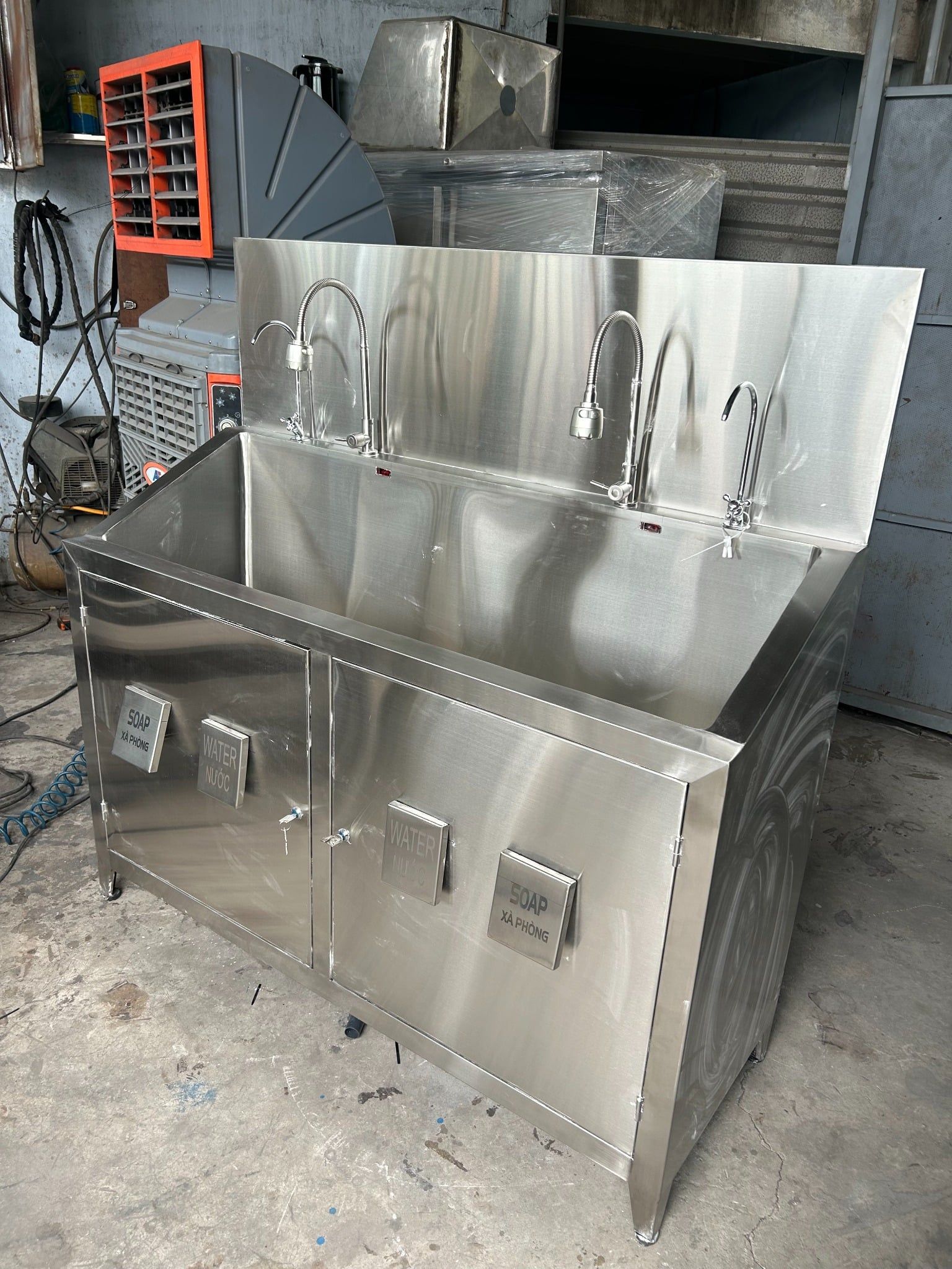  Chậu Rửa Tay Sát Khuẩn 2 Vòi Inox, Cảm Ứng Nước, Gối Nhấn Xà Phòng và Nước 