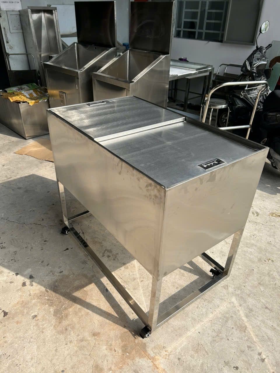  Thùng Đá Inox 3 Lớp, 2 Nắp Trượt 