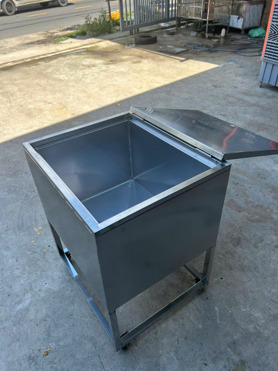  Thùng Đá Inox 3 Lớp Nắp Bật 