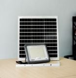  ĐÈN PHA NĂNG LƯỢNG MẶT TRỜI 