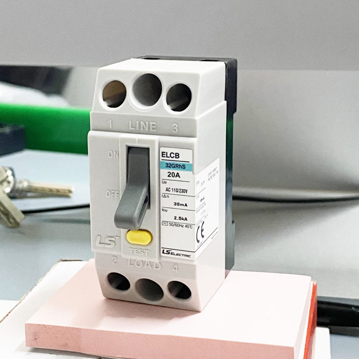  Cầu dao điện ELCB 2 pha loại chống rò điện -Mã 32GRhS 