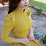  Áo dài Lụa Vàng Mơ hoa cài thanh lịch 
