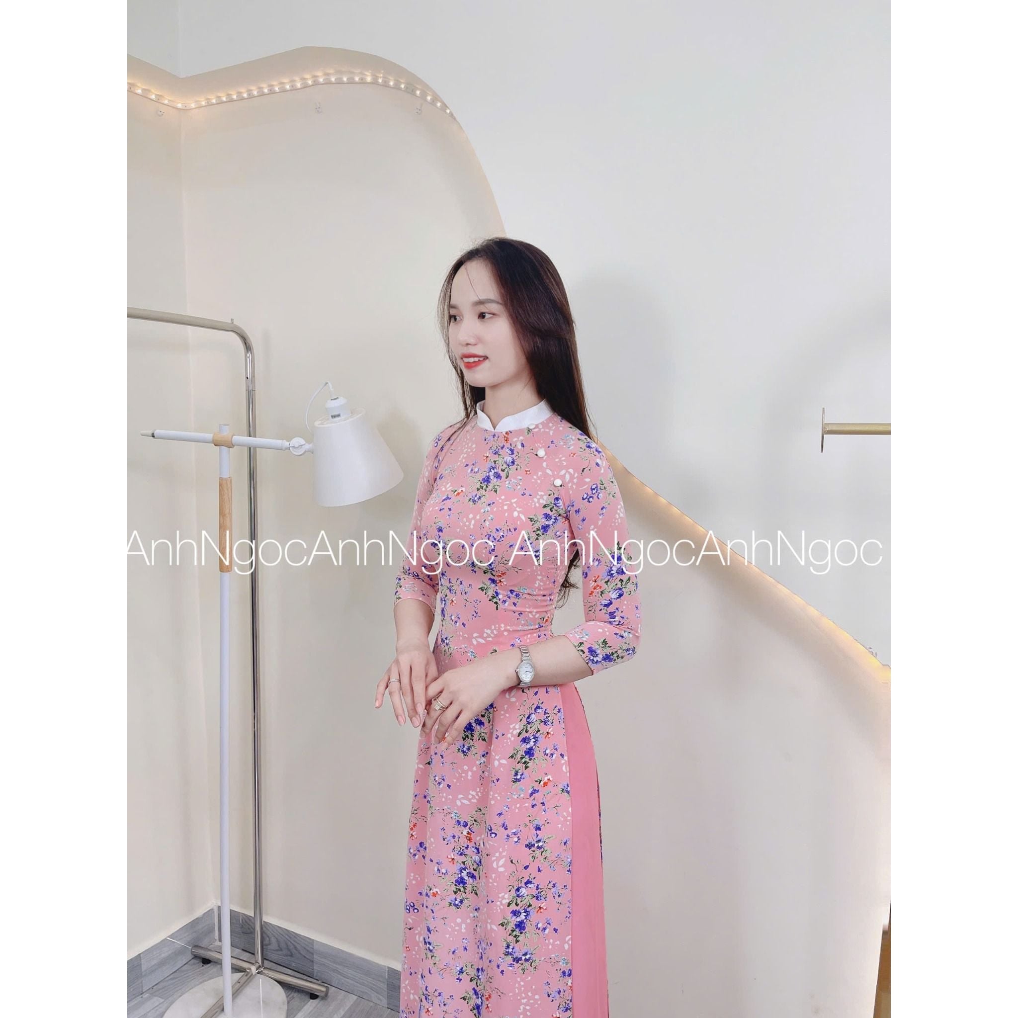  Áo dài Nhí Hồng Cổ Trắng 