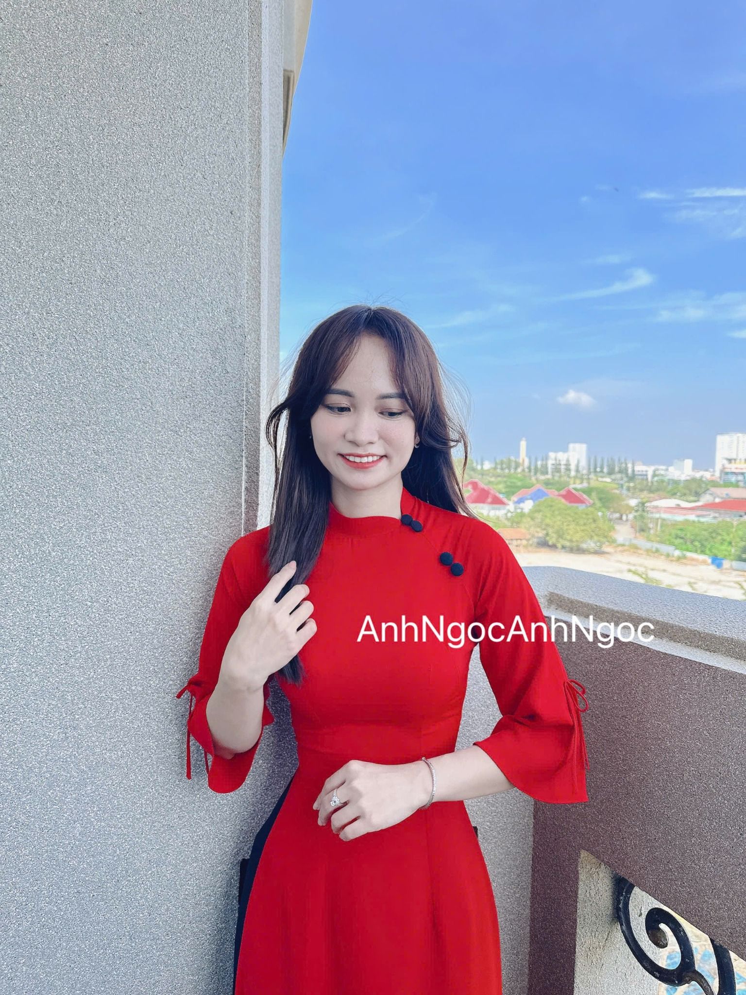  Áo dài Đỏ Cát Tường cổ lệch tay loe nơ 