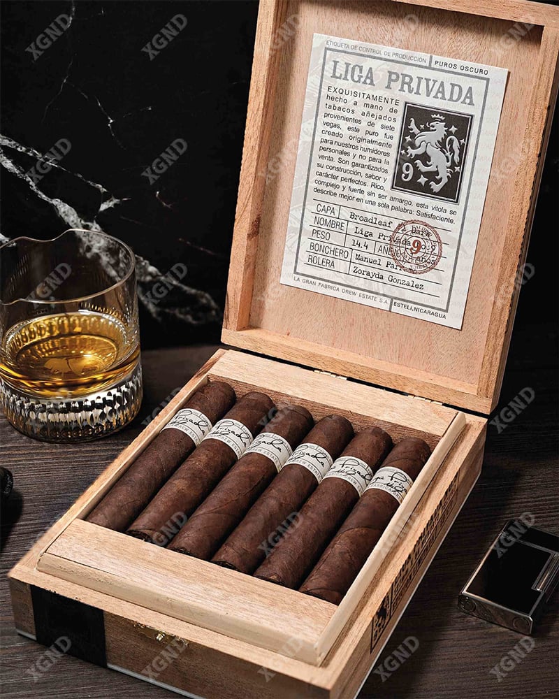 liga-privada-no.-9-robusto-oscuro-7_2164b7df82374b58ba2440cbad5cb486.jpg