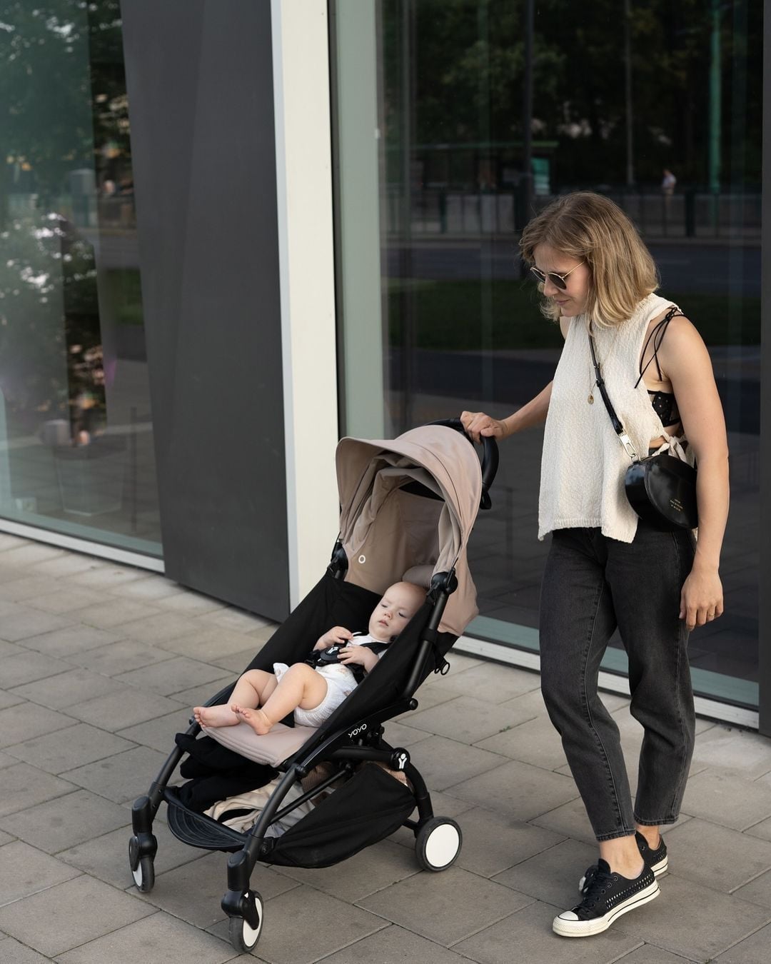  XE ĐẨY BABYZEN YOYO3 6+ - KHUNG ĐEN/ĐỆM TAUPE 