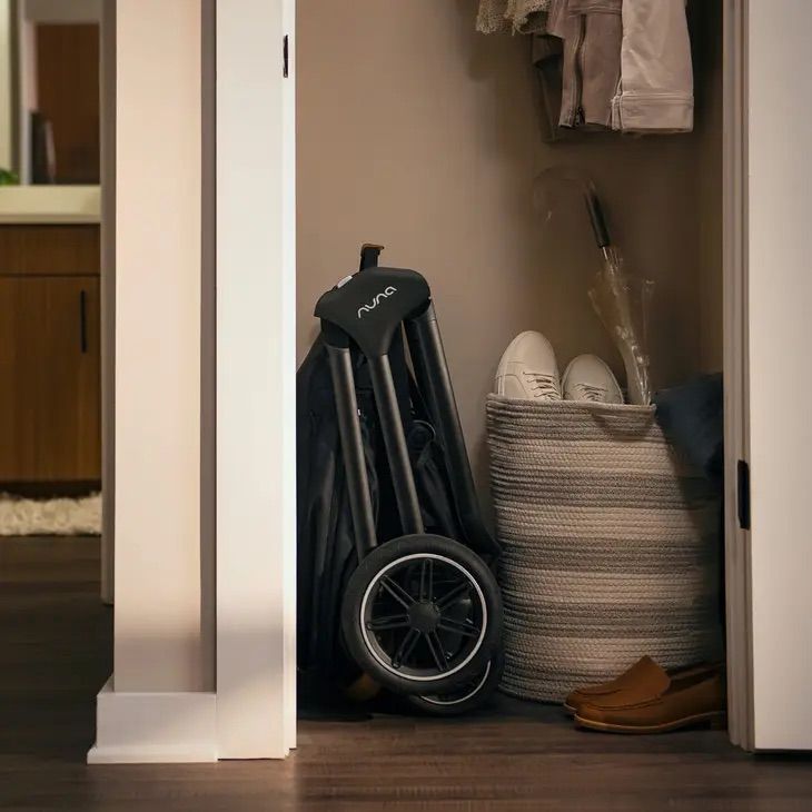  XE ĐẨY NUNA TRIV NEXT - MÀU CAVIAR 