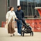  XE ĐẨY NUNA SWIV VỚI BÁNH XOAY 360° - MÀU CAVIAR 