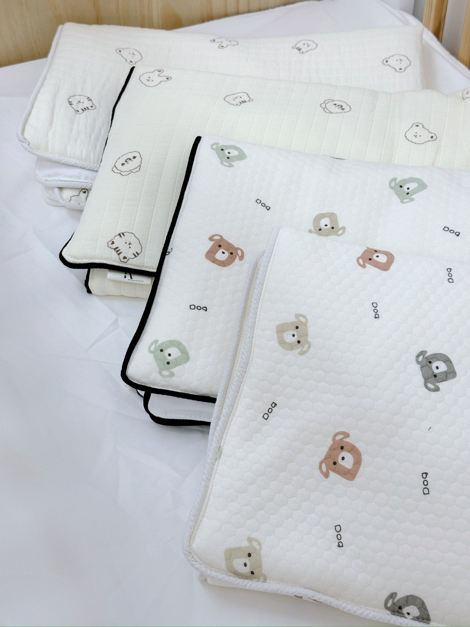  Tấm Lót Chống Thấm HV Bedding (60x75 cm) 