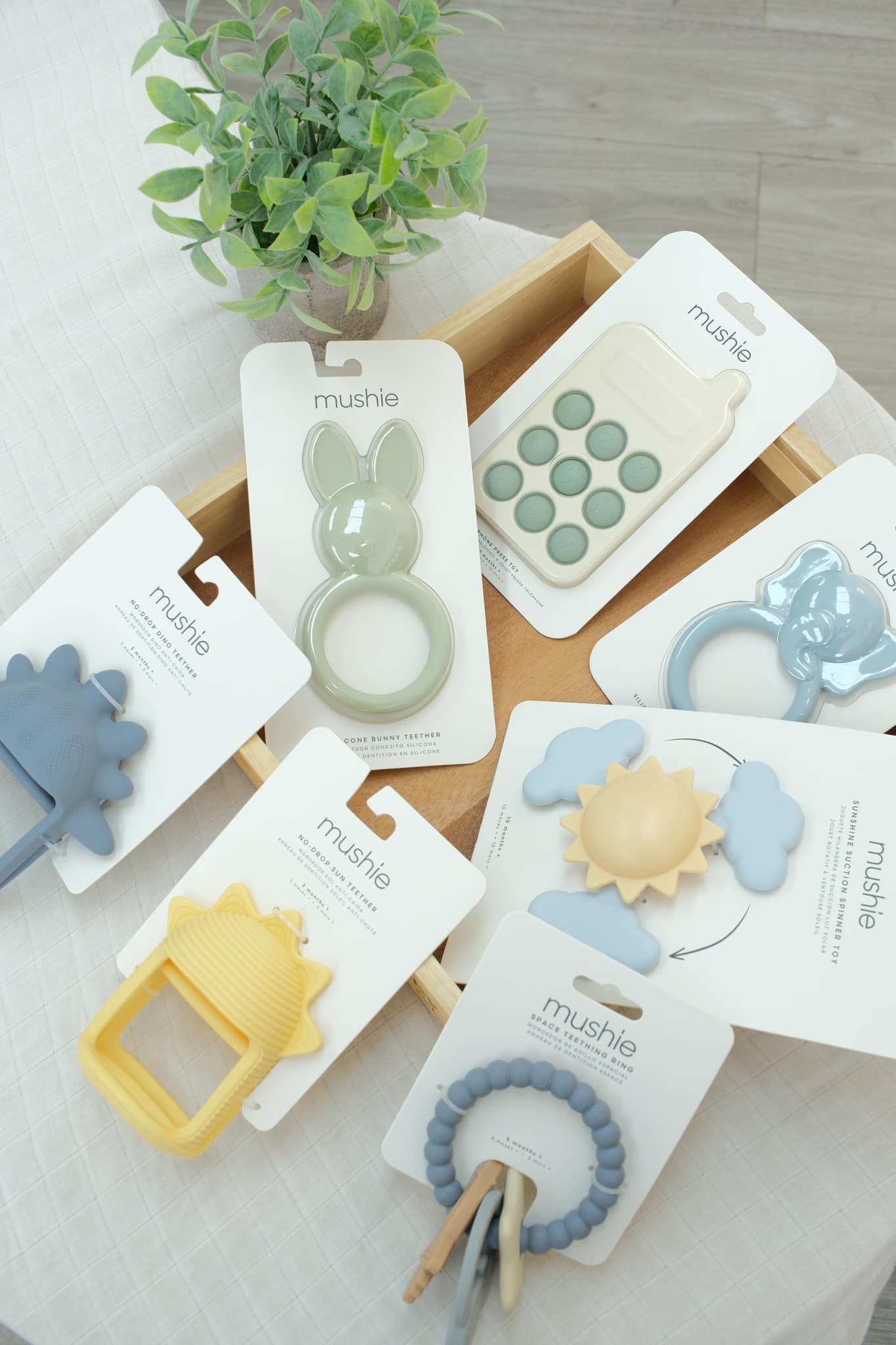  Đồ Chơi Con Quay Đế Hít Mushie Sunshine 