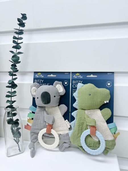  (A) Đồ Chơi Vải Kích Thích Giác Quan Kèm Gặm Nướu Itzy Ritzy Cho Bé Bitzy Crinkle 