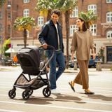  XE ĐẨY NUNA SWIV VỚI BÁNH XOAY 360° - MÀU CAVIAR 