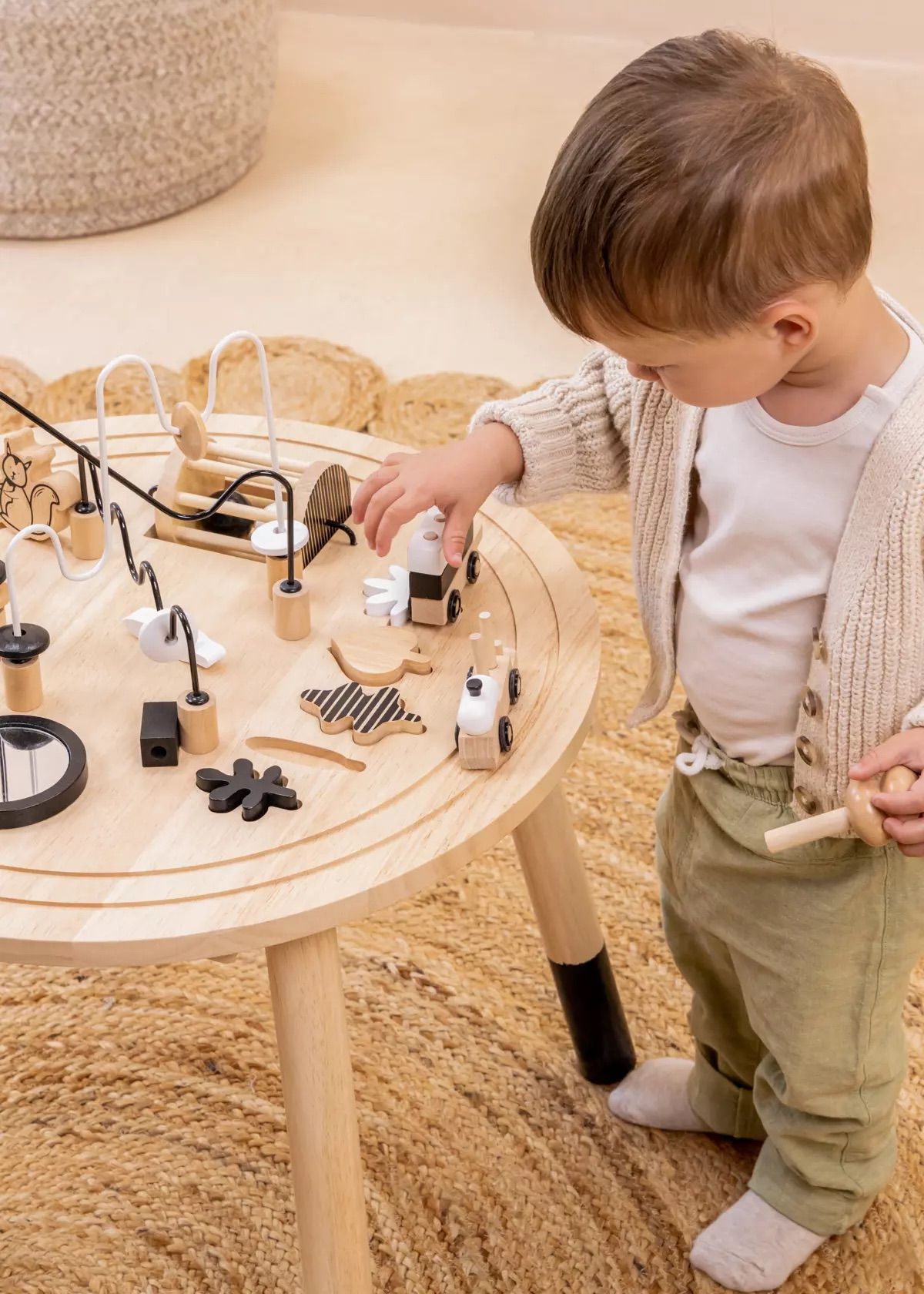  (A) Bàn Chơi Tròn Bận Rộn LouLou by Vinaquick 