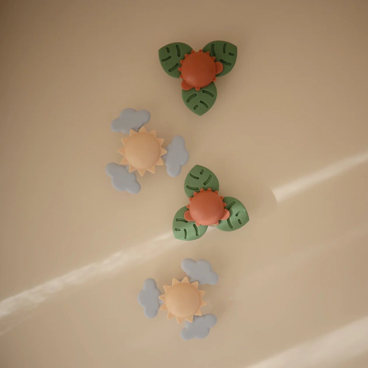  Đồ Chơi Con Quay Đế Hít Mushie Sunshine 