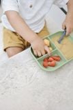  Khay Ăn Dặm Chia Ngăn Silicone Beaba - Màu Sage Green 