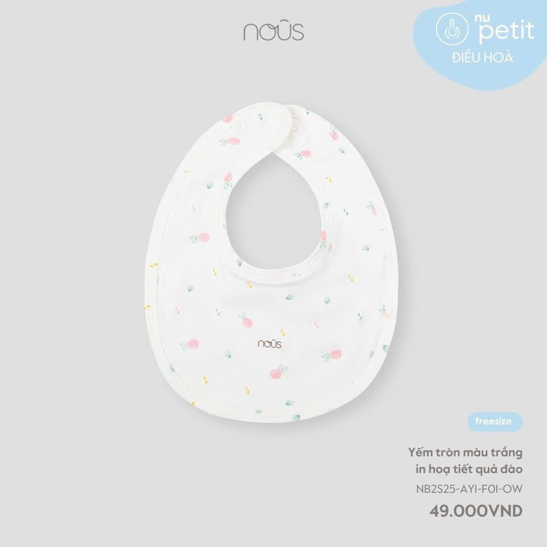  Yếm tròn Nous màu trắng in hoạ tiết quả đào 