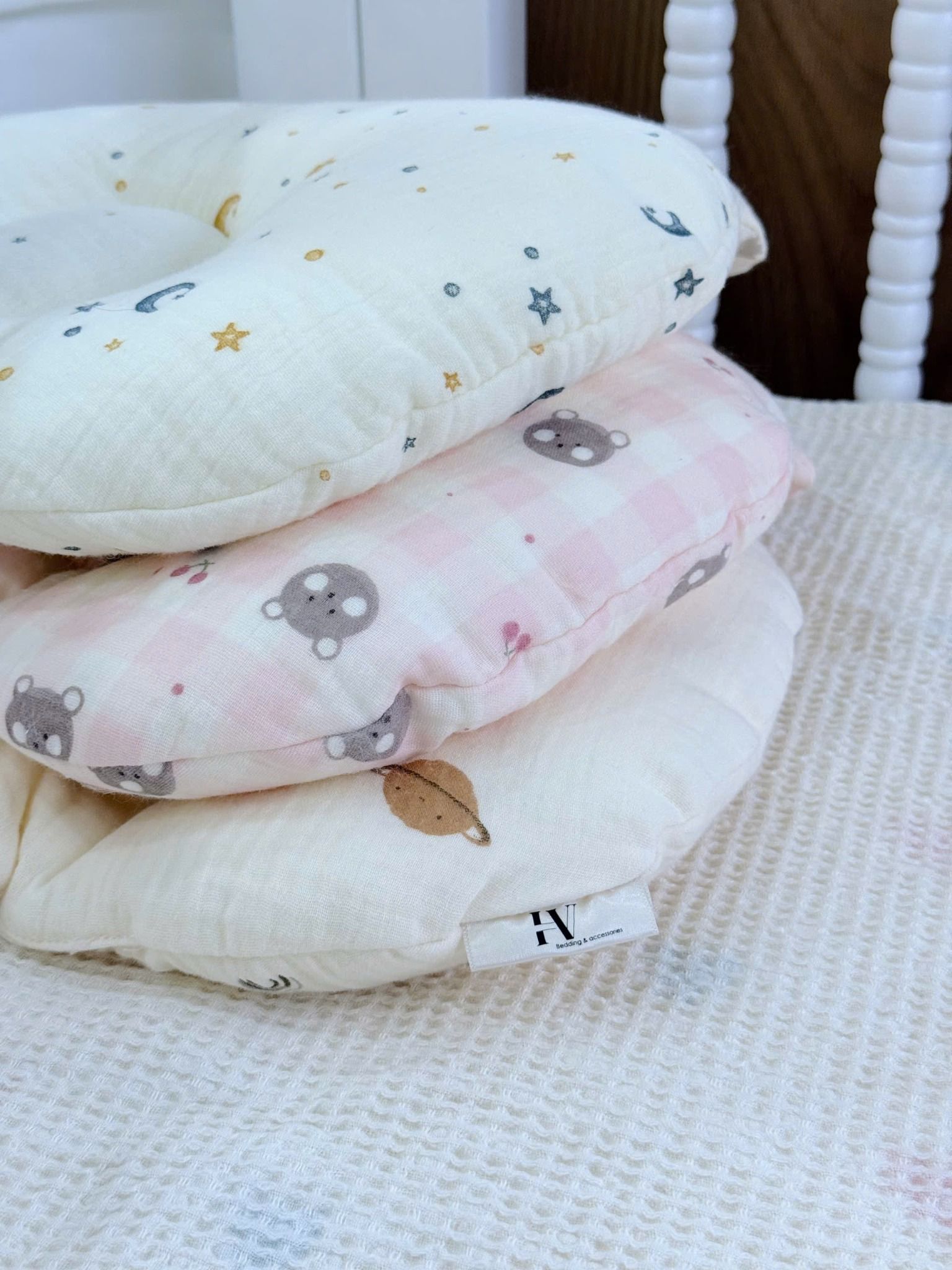  (A) Gối Chống Bẹp Đầu Tai Gấu Cho Bé Từ Sơ Sinh HV Bedding 