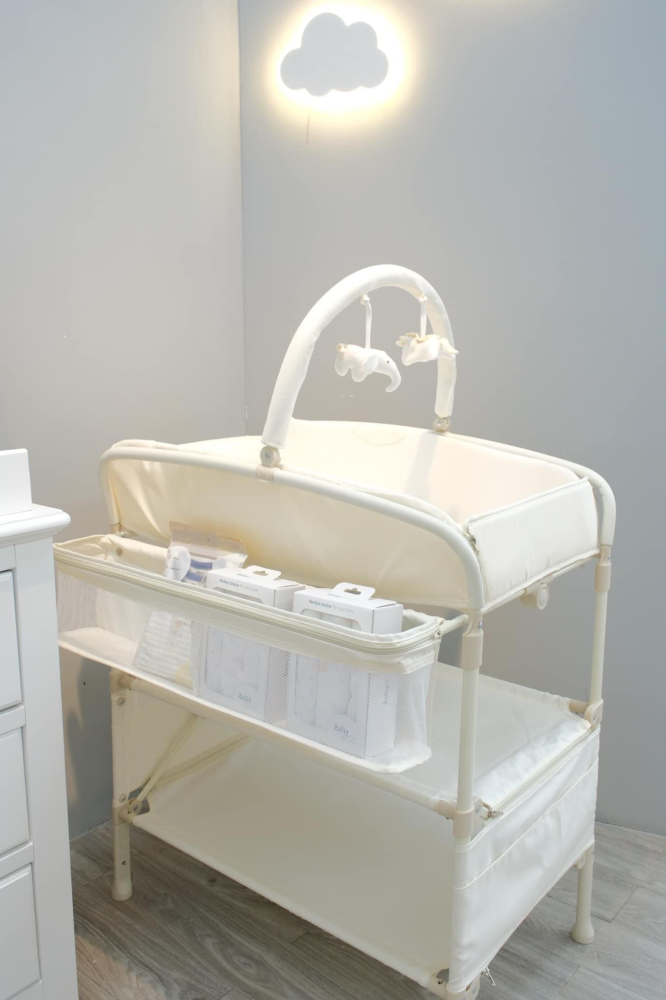  Bộ Bàn Thay Tã Duri Trolley Di Động 