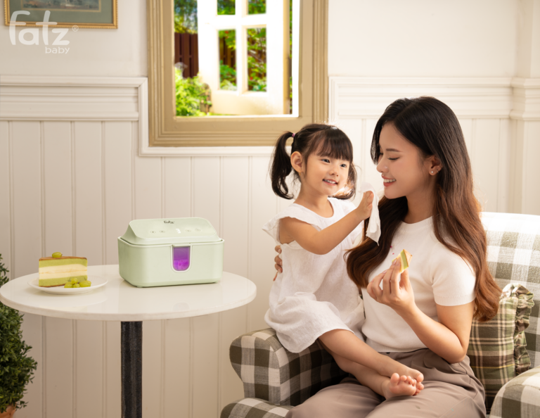  Máy ủ ấm và tiệt trùng UVC-LED khăn giấy ướt cho bé Fatzbaby Warm 5 