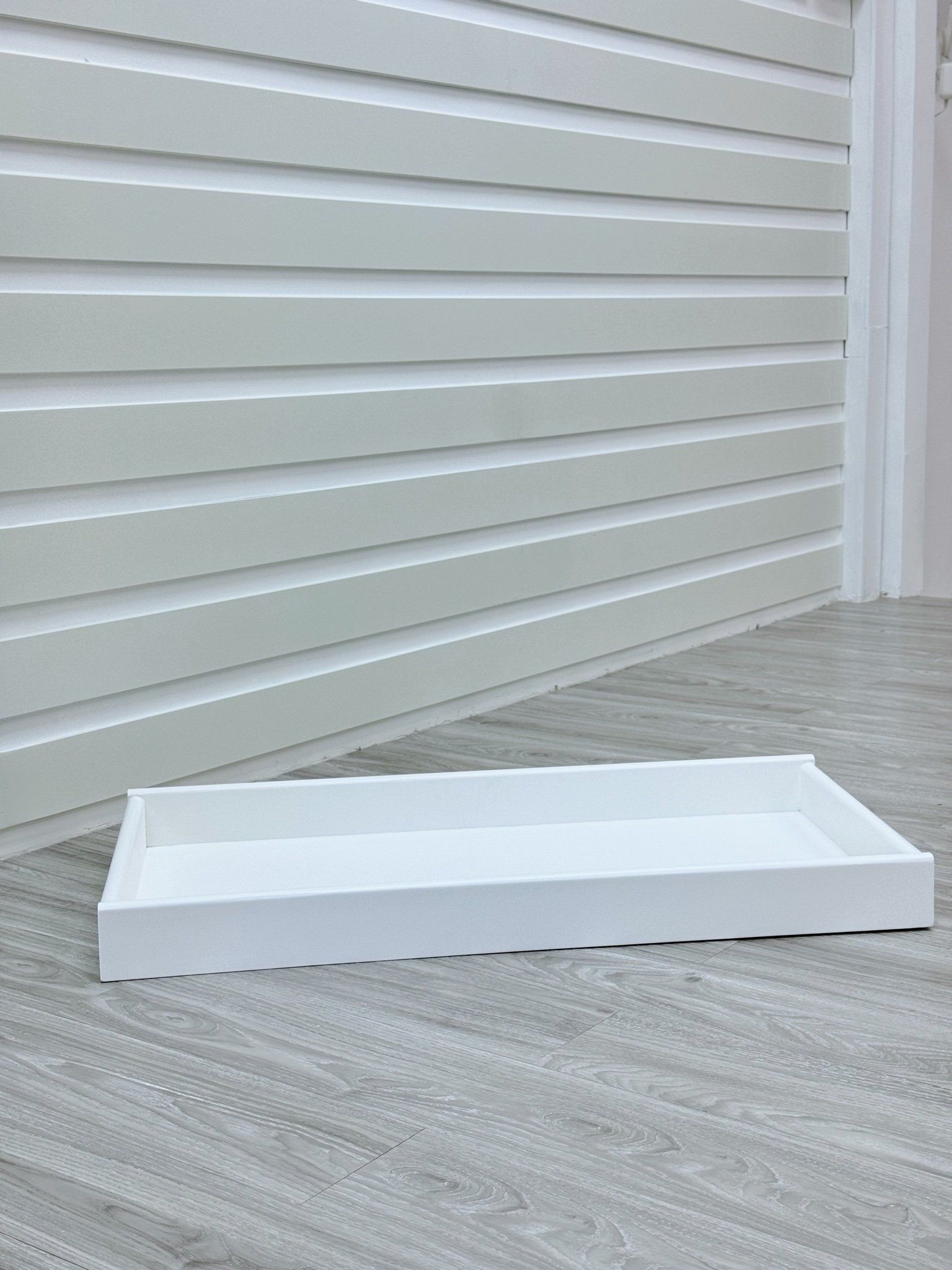  (A) KHAY GỖ THAY TÃ CHO BÉ - MÀU TRẮNG 