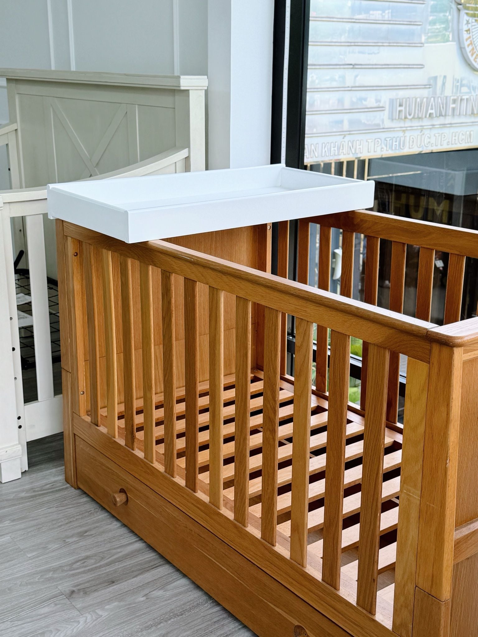  (A) KHAY GỖ THAY TÃ CHO BÉ - MÀU TRẮNG 