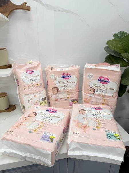  Tã/Bỉm Quần/Dán Merries First Premium 
