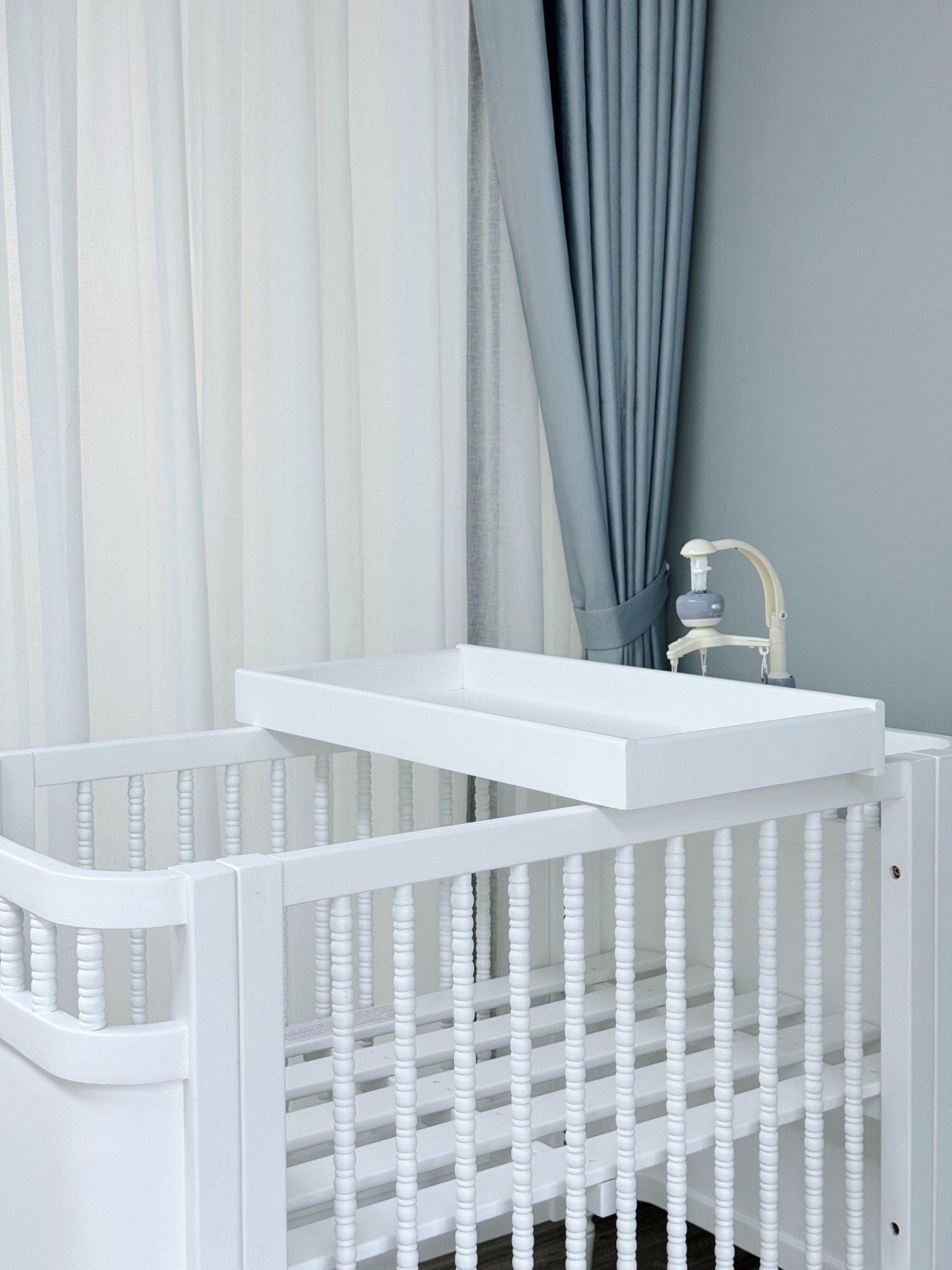  (A) KHAY GỖ THAY TÃ CHO BÉ - MÀU TRẮNG 