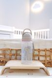  Bình Nước Done By Deer Lalee Có Ống Hút 350ml - Màu Sand 